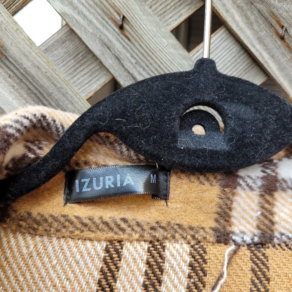 Izuria button up Shacket size medium plaid - Picture 8 of 8